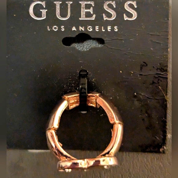 Guess 3 ring circus! Big heart size 7, silver heart size 7½, Tiny Gold ring adju - Picture 5 of 7